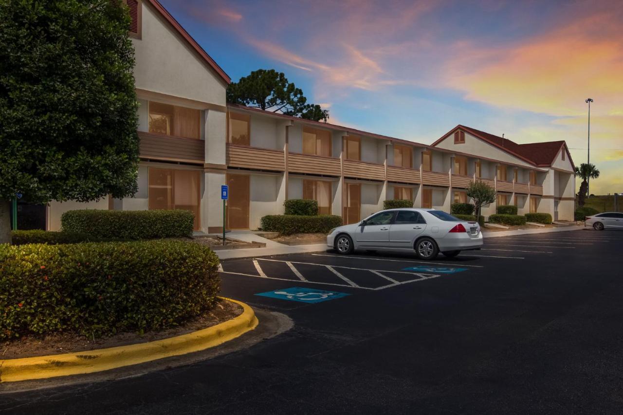 Red Roof Inn & Suites Brunswick I-95 Exteriör bild