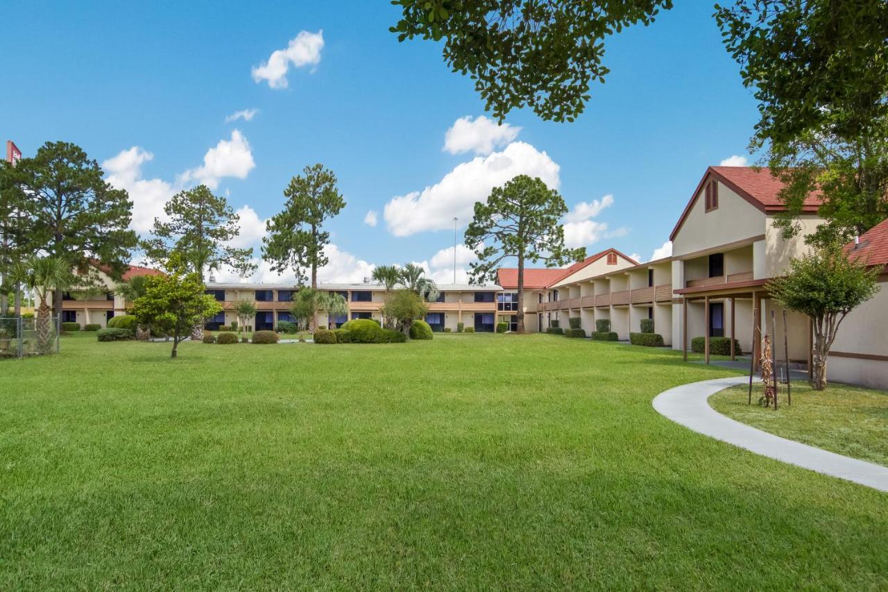 Red Roof Inn & Suites Brunswick I-95 Exteriör bild