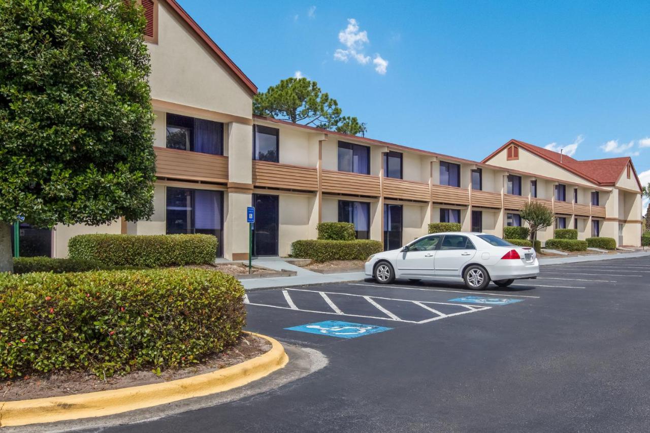 Red Roof Inn & Suites Brunswick I-95 Exteriör bild
