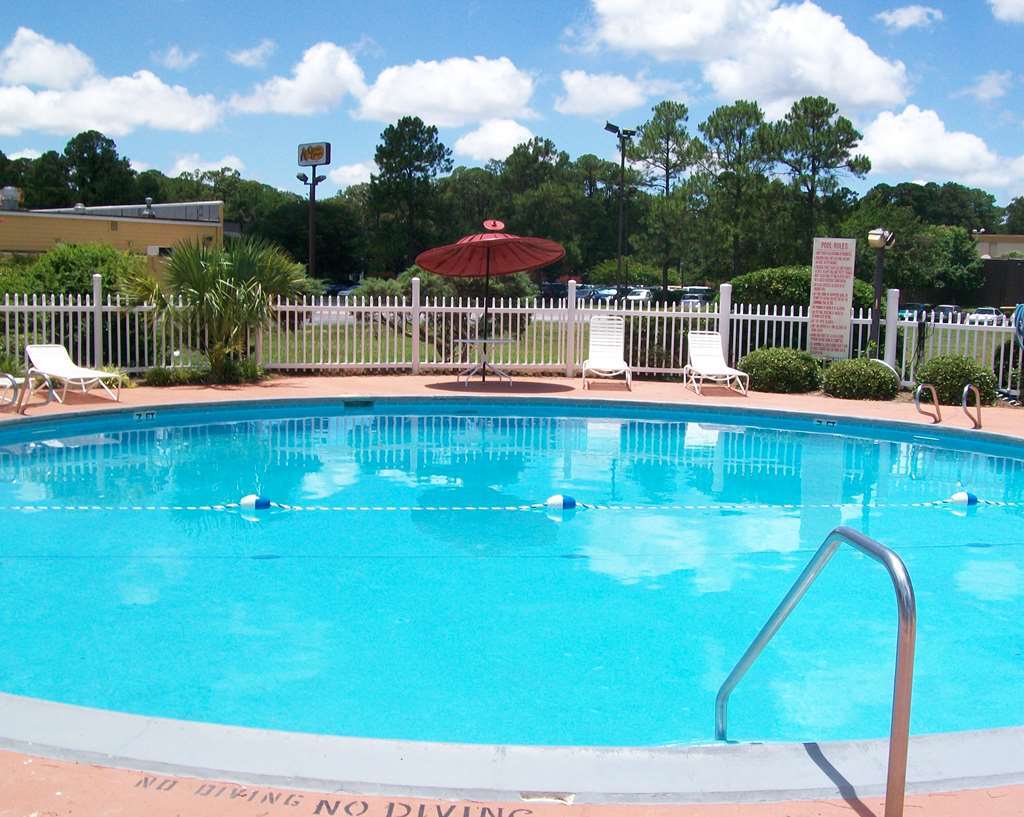 Red Roof Inn & Suites Brunswick I-95 Bekvämligheter bild